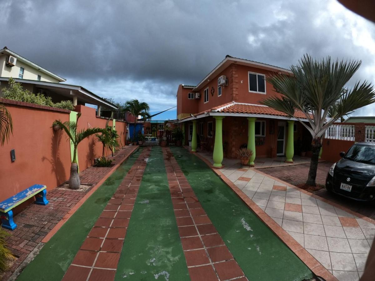 Terrakota Apartments Willemstad Exterior photo